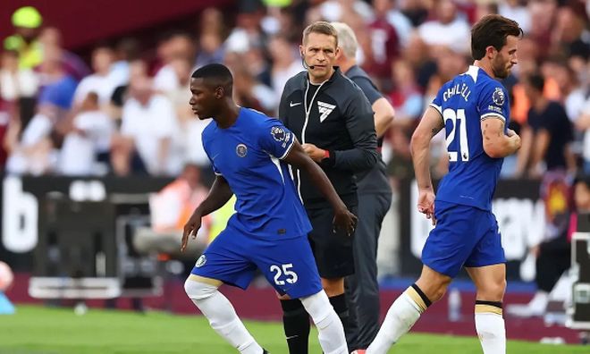 英超积分榜前列竞争激烈